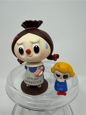 LABUBU SALON APPRENTICE Popmart THE MONSTERS HAIR SALON Series Vinyl Figure